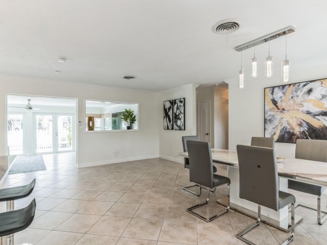 Дом в аренду по адресу 98 SW 8th Avenue - фото 6644043