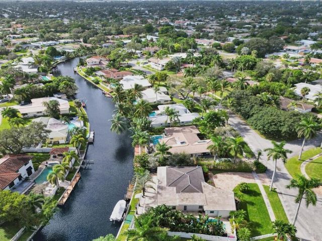 Дом в аренду по адресу 98 SW 8th Avenue - фото 6644047