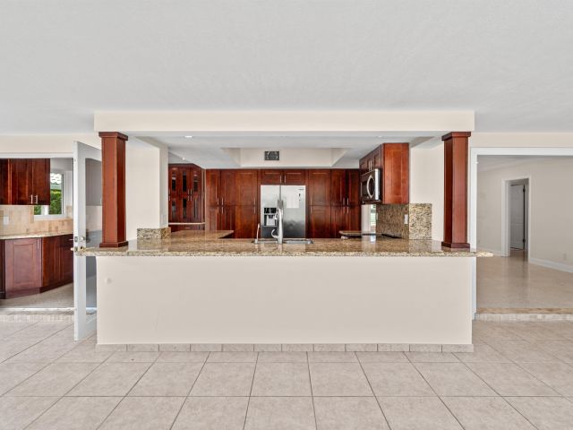 Продажа дома по адресу 670 Juneberry Court - фото 6689505