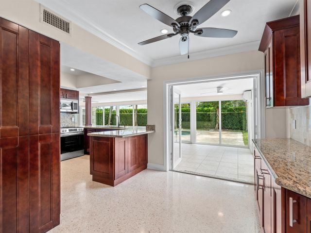 Продажа дома по адресу 670 Juneberry Court - фото 6689509