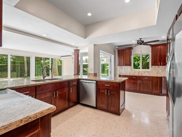 Продажа дома по адресу 670 Juneberry Court - фото 6689510