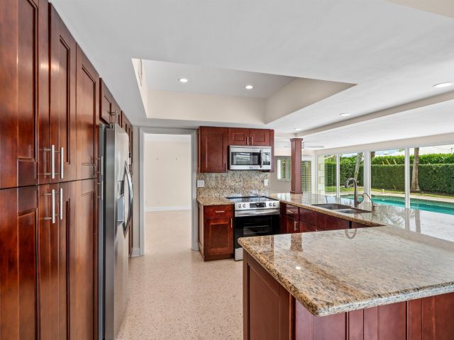 Продажа дома по адресу 670 Juneberry Court - фото 6689512