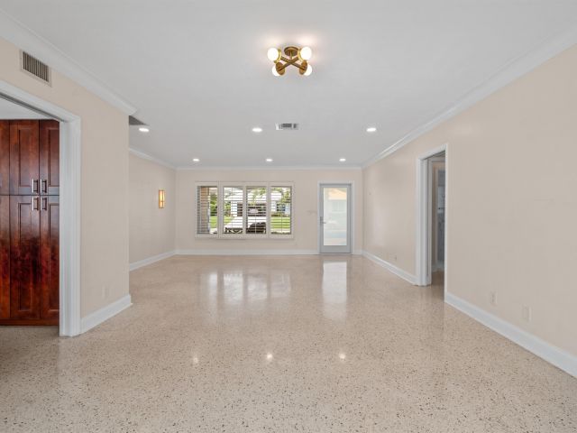 Продажа дома по адресу 670 Juneberry Court - фото 6689515