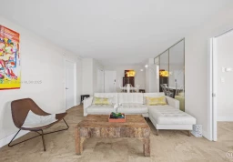 Квартира #4B