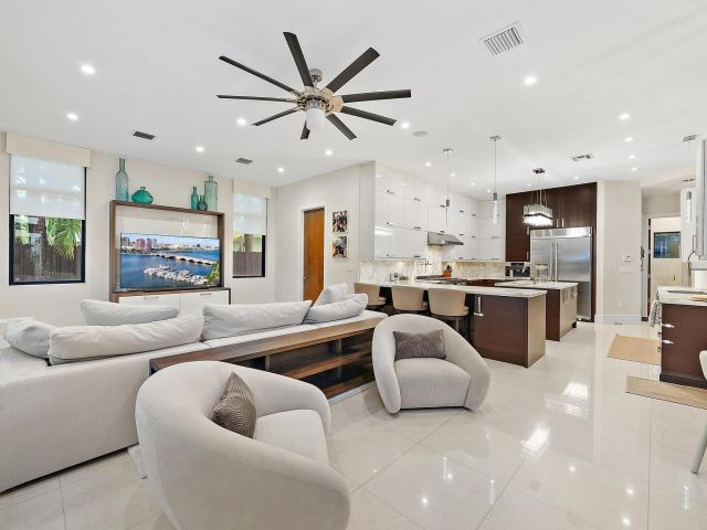 Продажа дома по адресу 2832 NE 21st Court - фото 6642547