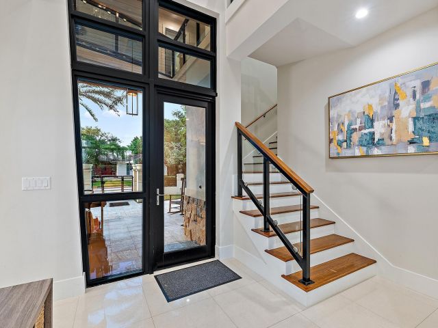 Продажа дома по адресу 2832 NE 21st Court - фото 6642555