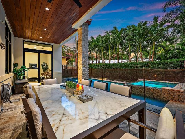 Продажа дома по адресу 2832 NE 21st Court - фото 6642559