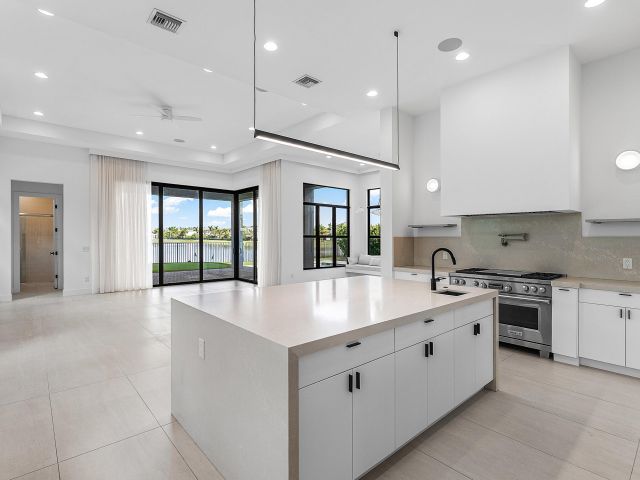 Дом в аренду по адресу 17151 Brulee Breeze Way - фото 6644018