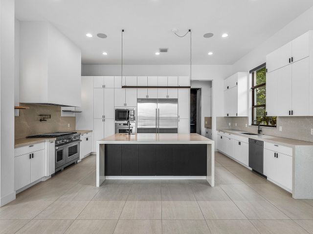 Дом в аренду по адресу 17151 Brulee Breeze Way - фото 6644021