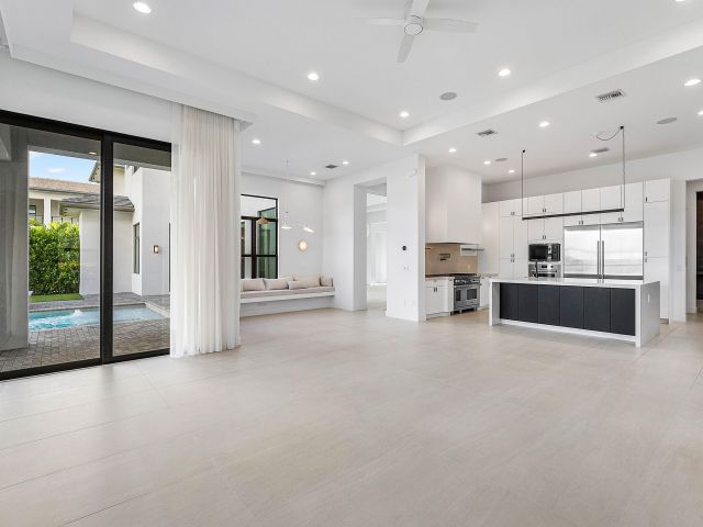 Дом в аренду по адресу 17151 Brulee Breeze Way - фото 6644022