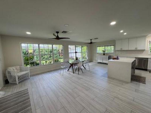 Продажа дома по адресу 3127 Lakeview Boulevard - фото 6634834