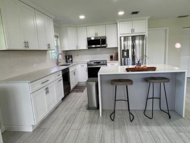 Продажа дома по адресу 3127 Lakeview Boulevard - фото 6634837