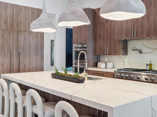 Продажа дома по адресу 501 NW 9th Street - фото 6677784