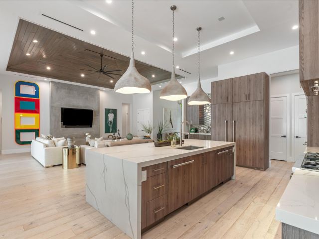 Продажа дома по адресу 501 NW 9th Street - фото 6677786