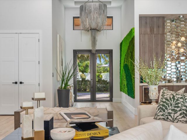 Продажа дома по адресу 501 NW 9th Street - фото 6677793