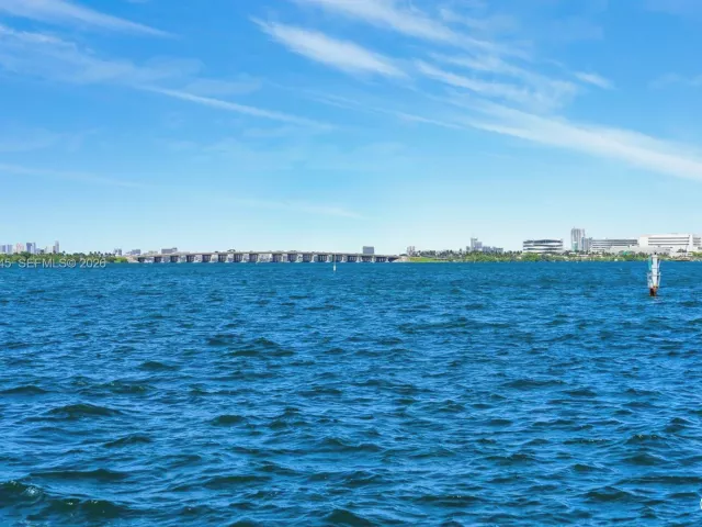 Продажа дома по адресу 444 W Rivo Alto Dr - фото 6632761