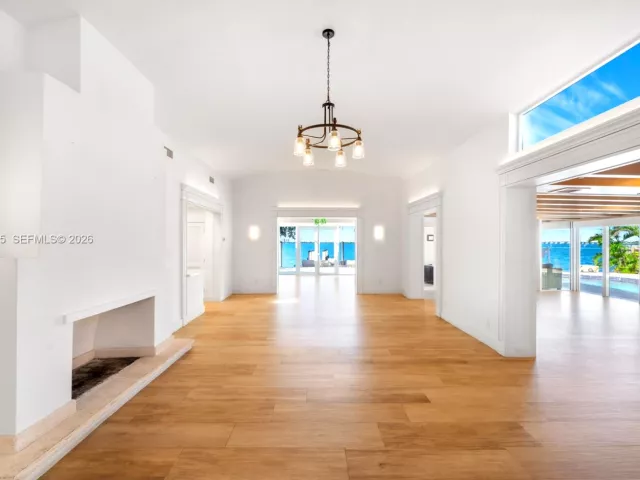 Продажа дома по адресу 444 W Rivo Alto Dr - фото 6699938