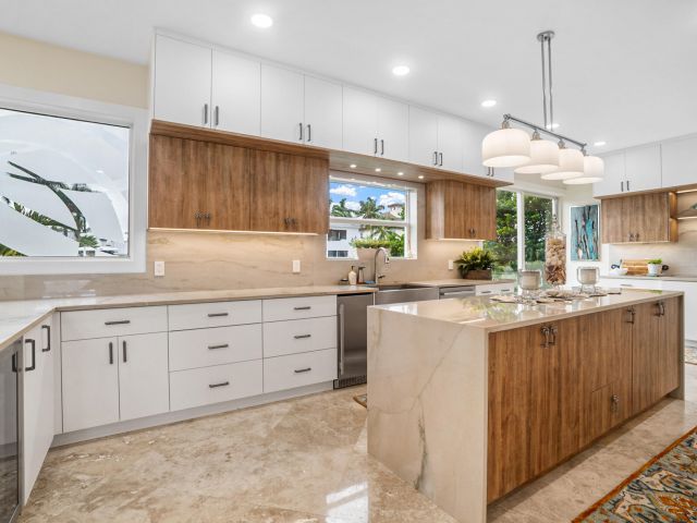 Продажа дома по адресу 968 Hyacinth Drive - фото 6656723