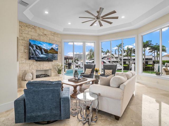 Продажа дома по адресу 968 Hyacinth Drive - фото 6656727