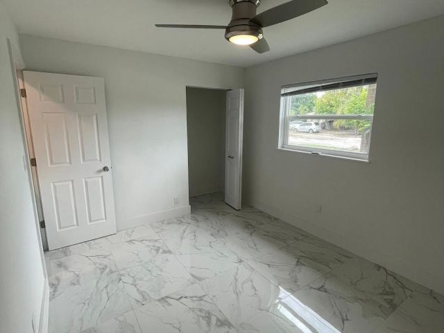 Дом в аренду по адресу 372 NW 4th Court - фото 6642976