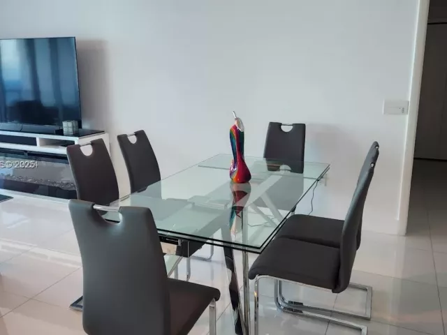 Квартира в аренду номер3705 - фото 6636051