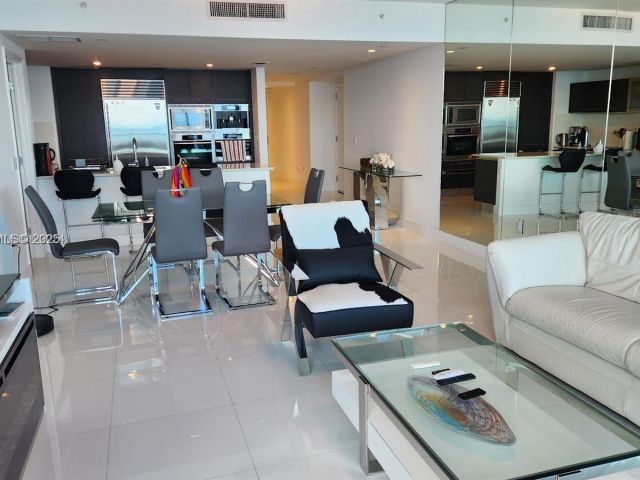 Квартира в аренду номер3705 - фото 6636054