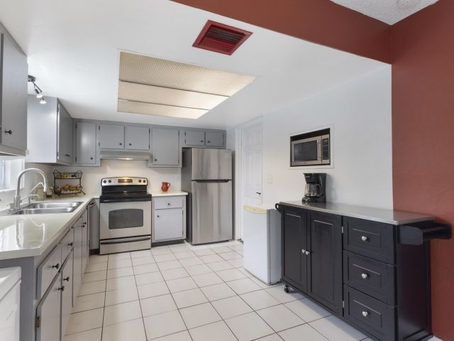 Продажа дома по адресу 101 N Sequoia Drive N - фото 6656407