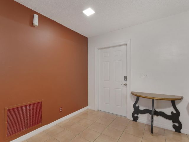 Продажа дома по адресу 101 N Sequoia Drive N - фото 6656418