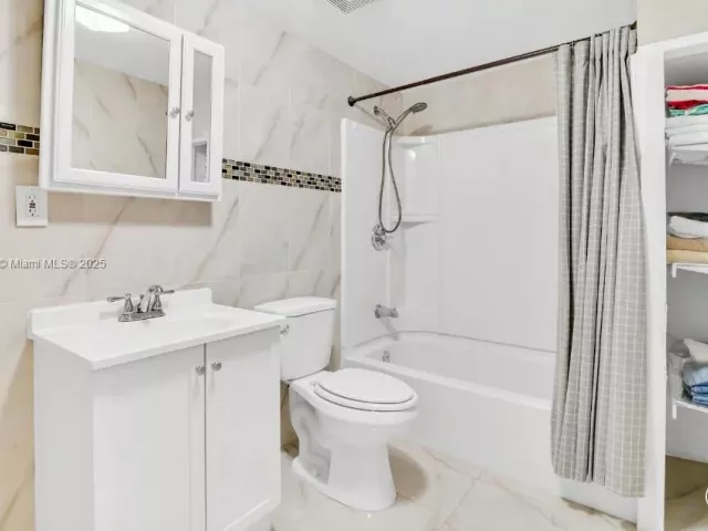 Продажа дома по адресу 822 Avenida Hermosa - фото 6641450