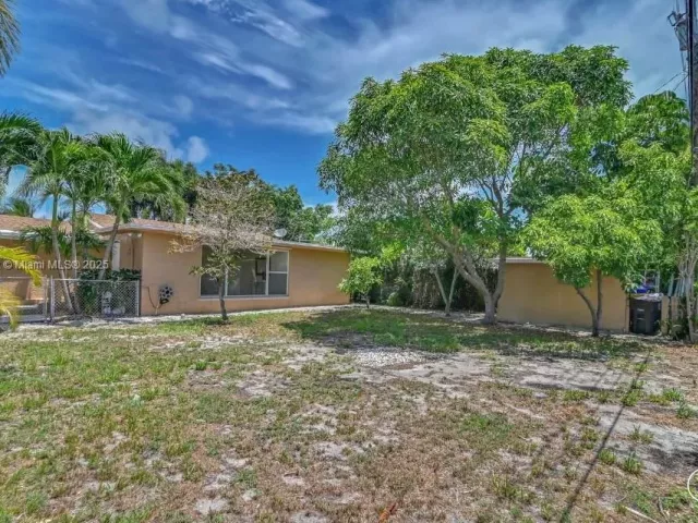 Продажа дома по адресу 822 Avenida Hermosa - фото 6641454