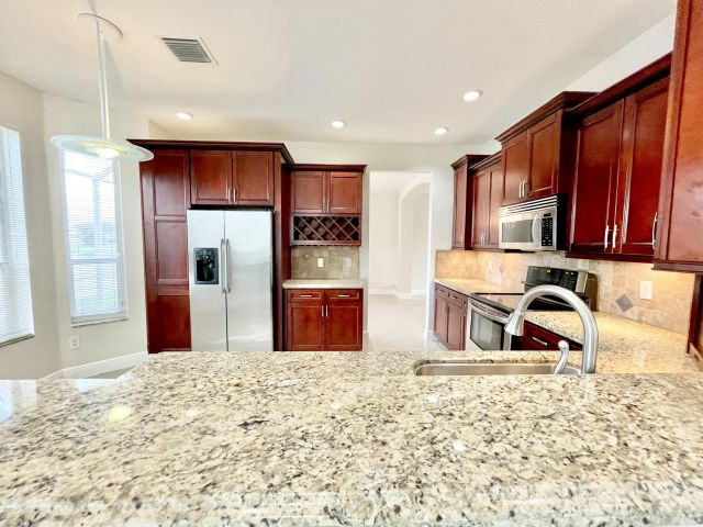 Дом в аренду по адресу 9593 Tavernier Drive - фото 6643851