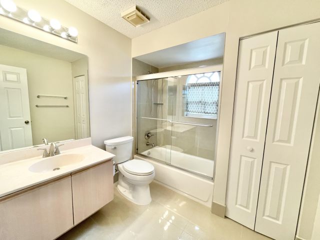 Дом в аренду по адресу 9593 Tavernier Drive - фото 6643857