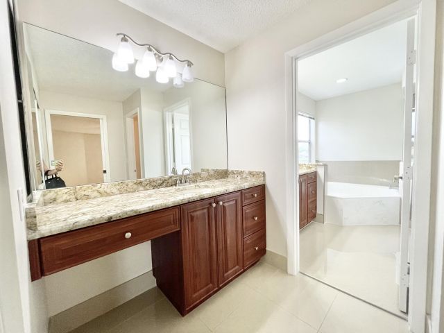 Дом в аренду по адресу 9593 Tavernier Drive - фото 6643861