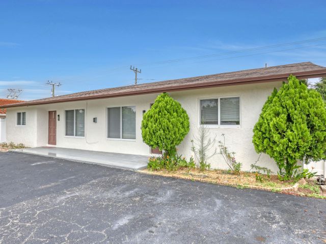 Дом в аренду по адресу 3548 NE 5th Drive - фото 6644011