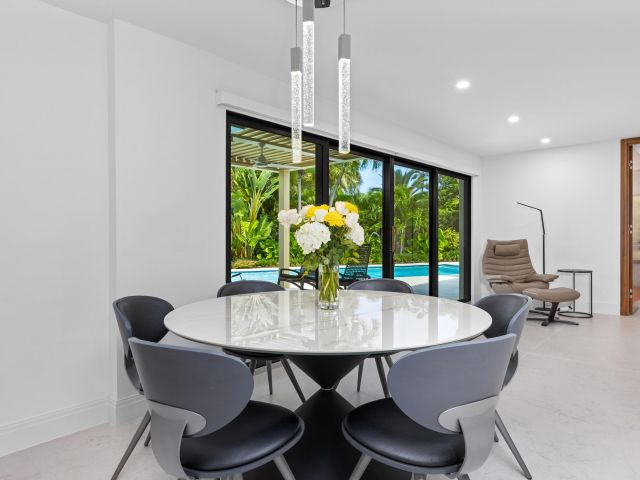 Продажа дома по адресу 843 NE Mulberry Drive - фото 6643990