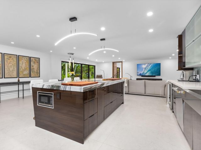 Продажа дома по адресу 843 NE Mulberry Drive - фото 6643993