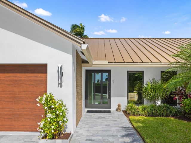 Продажа дома по адресу 843 NE Mulberry Drive - фото 6644003