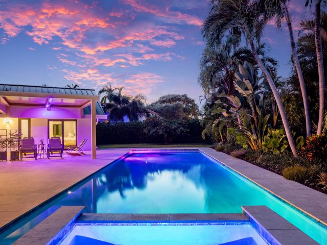 Продажа дома по адресу 843 NE Mulberry Drive - фото 6644006