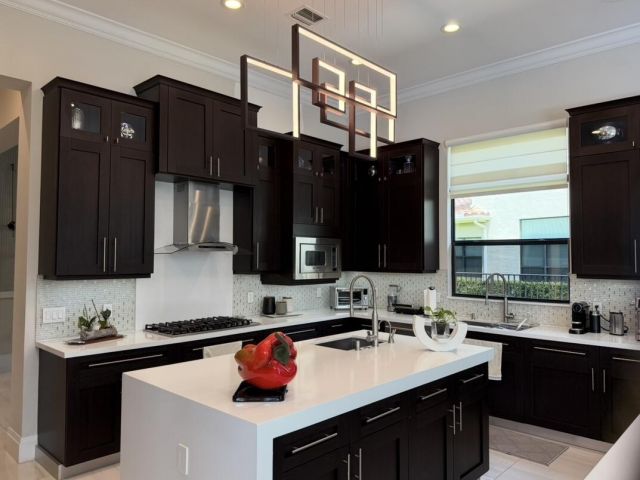 Продажа дома по адресу 16786 Crown Bridge Drive - фото 6686719