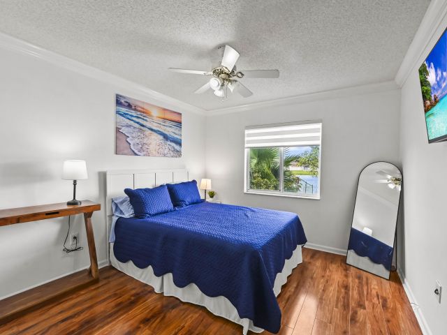 Продажа дома по адресу 375 SW 205th Avenue - фото 6645399