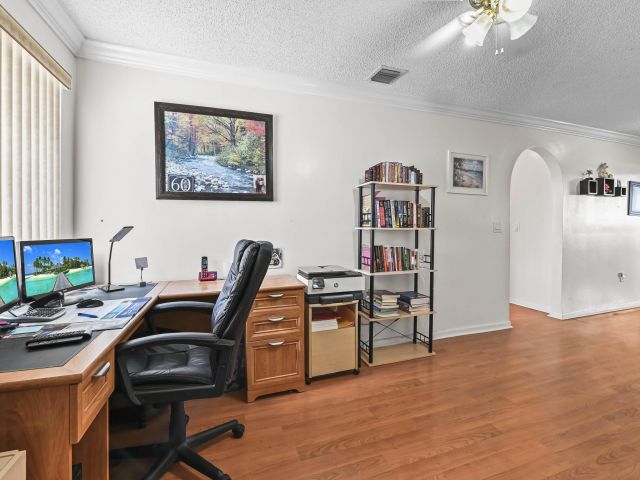 Продажа дома по адресу 375 SW 205th Avenue - фото 6645400