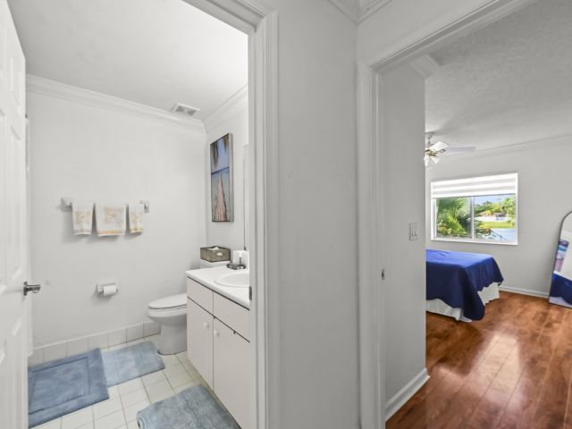 Продажа дома по адресу 375 SW 205th Avenue - фото 6645403