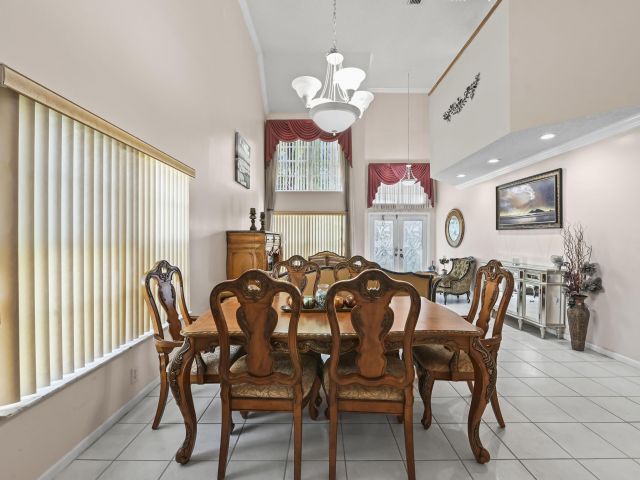 Продажа дома по адресу 375 SW 205th Avenue - фото 6645412