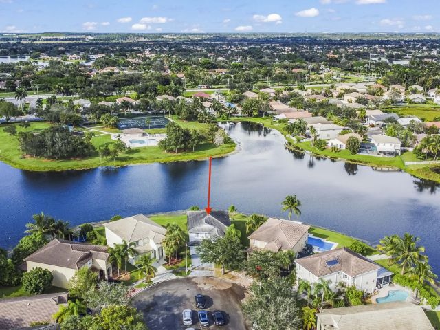 Продажа дома по адресу 375 SW 205th Avenue - фото 6645416