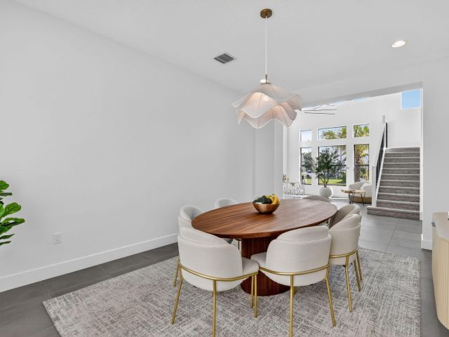 Продажа дома по адресу 8284 Royal County Down Road - фото 6643767