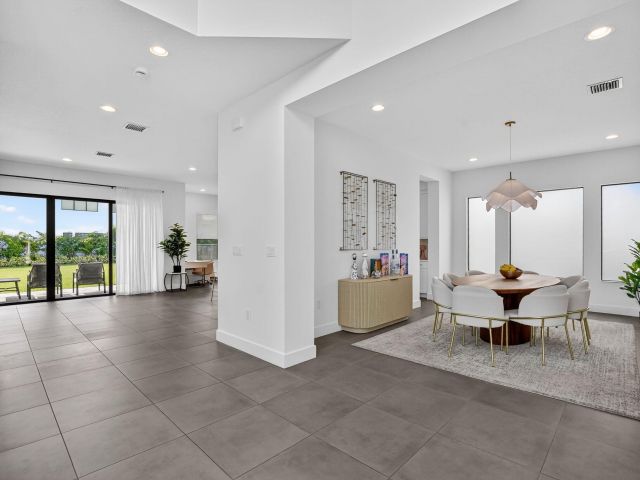 Продажа дома по адресу 8284 Royal County Down Road - фото 6643769