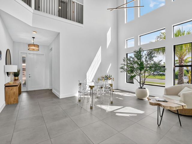 Продажа дома по адресу 8284 Royal County Down Road - фото 6643771