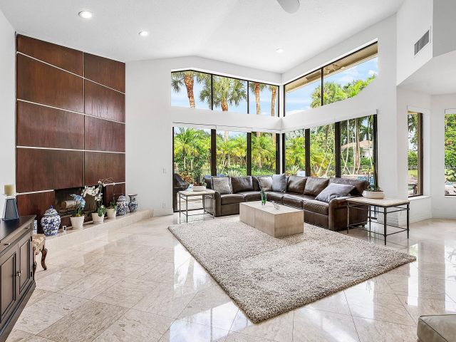 Продажа дома по адресу 4976 Bocaire Boulevard - фото 6649906