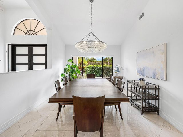 Продажа дома по адресу 4976 Bocaire Boulevard - фото 6649913