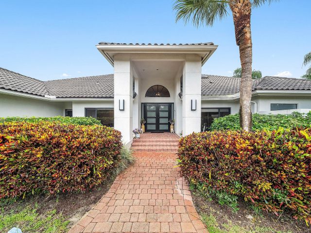 Продажа дома по адресу 4976 Bocaire Boulevard - фото 6649920